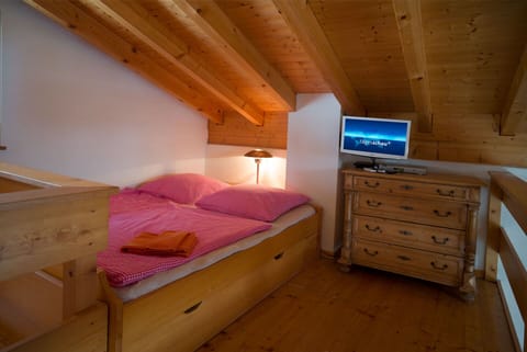 5 bedrooms, travel crib, free WiFi