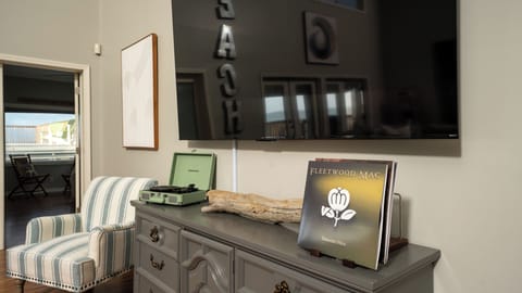 Tidal Wave Media Console with Record Player