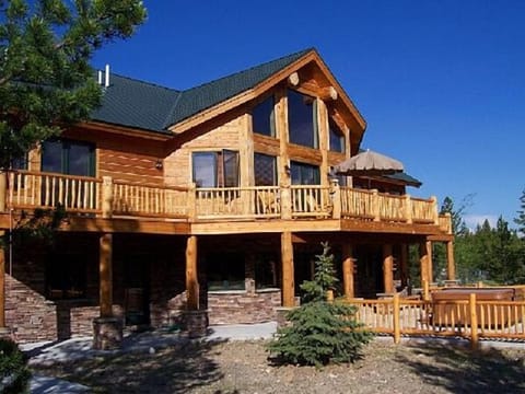 Exterior Summer View - Private Entrance