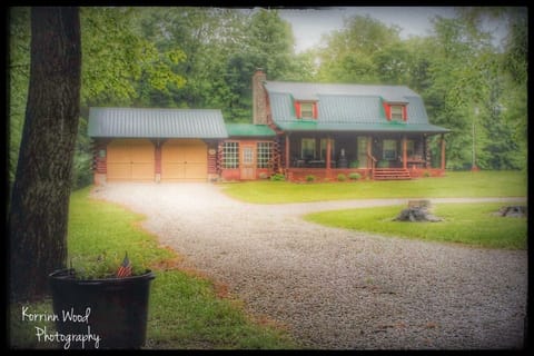Welcome to SONSHINE CABIN   Where you can relax and enjoy a peaceful stay  