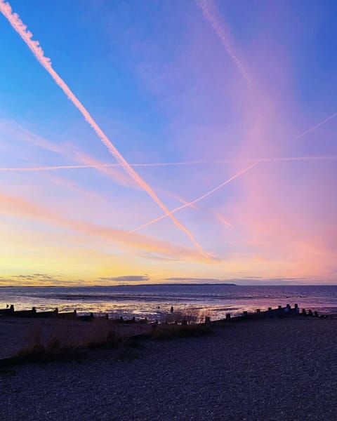 Beach nearby, sun loungers, beach towels