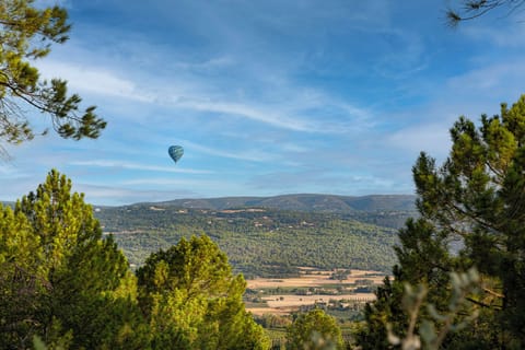 View from the south terrasse onto Bonnieux and Lacoste's marquis de Sade castle