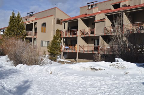Ski Run deck view. We re on the first floor with no stairs to climb.