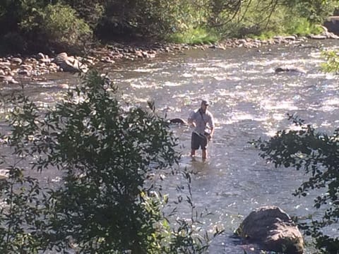 Free Access to nearby River Fishing