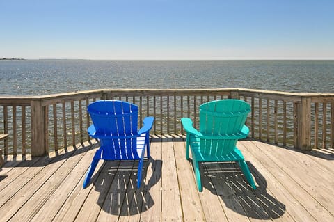 Observation Point: Prime Soundfront Location with Dock! Spectacular ...