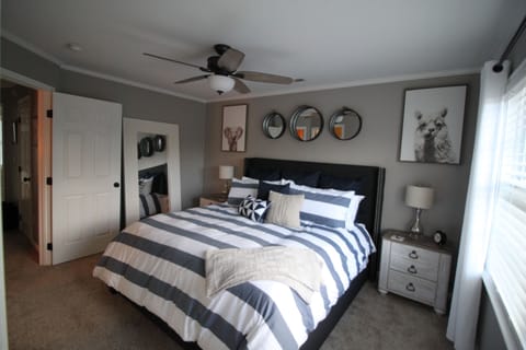 1 bedroom, premium bedding, iron/ironing board, WiFi