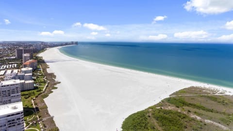 Beach nearby, sun loungers, beach towels