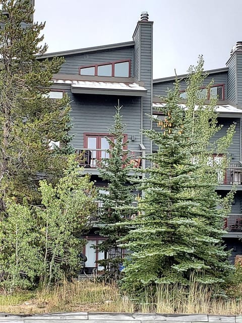 Condo exterior, balcony side