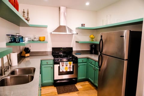 Beautiful kitchen with everything you need.