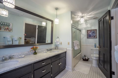 Large spacious bathroom to get ready for a night out on town or day time winery