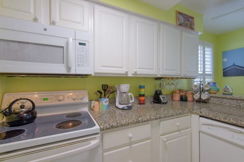 Good size oven and microwave