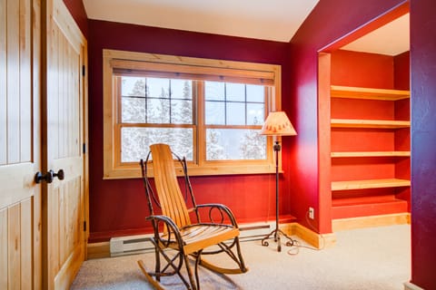 Upper level king bedroom suite  sitting area (1)