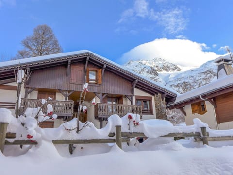 Sky, Snow, Cloud, Building, Window, Mountain, Tree, House, Slope, Wood