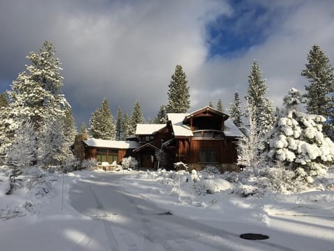 Enjoy the wonder of Winter in the Mountains in our private retreat