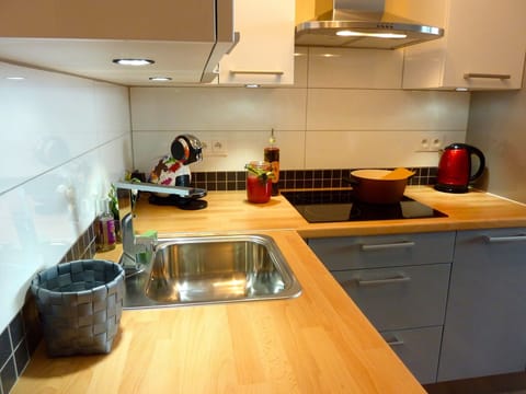 Fully fitted kitchen