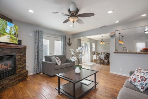 Enjoy this well equipped and remodeled and home with open floor plan. Permit #str21-1275