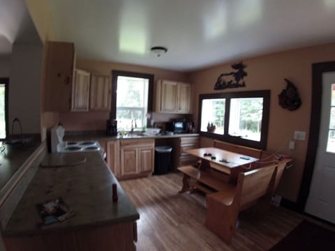 Kitchen and eating table