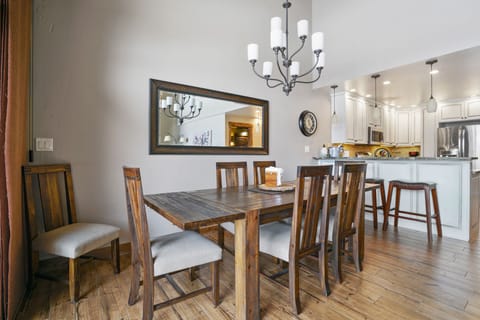 Dining area seats 8, bar seats 3