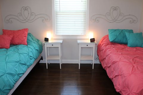 2 twin beds