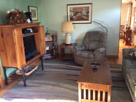 Living Room TV & DVD Player
