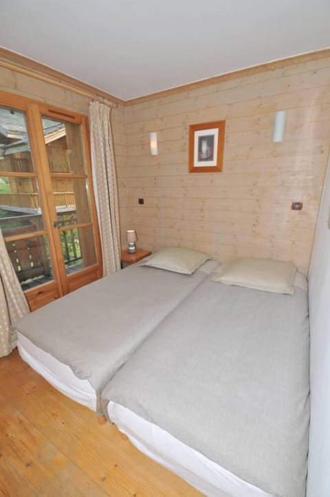 5 bedrooms, in-room safe, WiFi, bed sheets