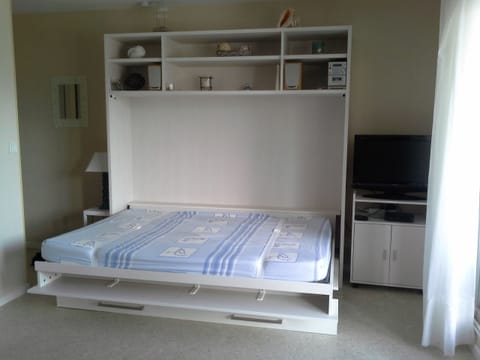 1 bedroom, iron/ironing board, travel crib, WiFi