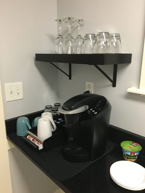 Microwave, coffee/tea maker, cookware/dishes/utensils