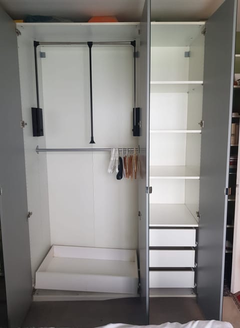 Master bedroom clost: Completely emptied to put your belongings