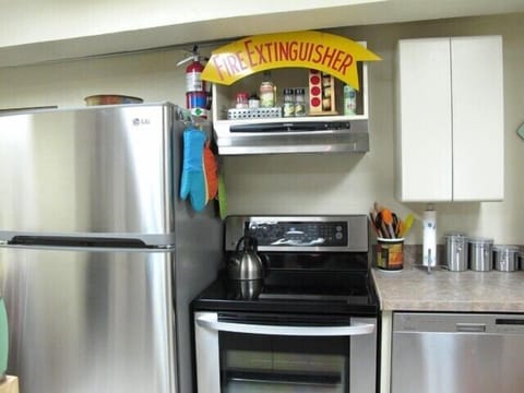 Fridge, microwave, dishwasher, coffee/tea maker