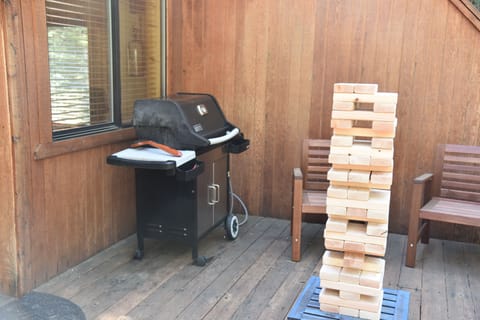 upstairs deck. Enjoy a game of Jenga after your BBQ.
