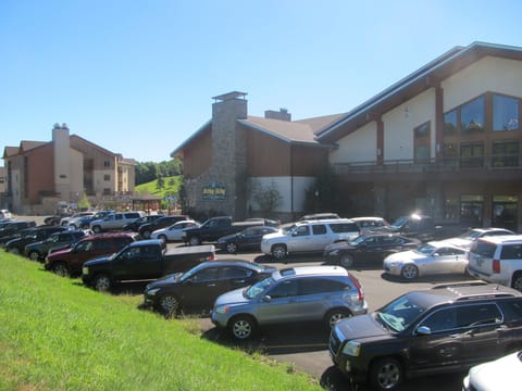 New Chalet next door to Tamarack Club - receptions and conferences