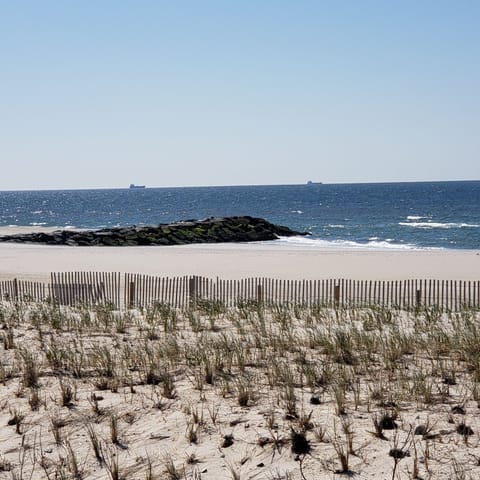 Beach nearby, sun loungers, beach towels