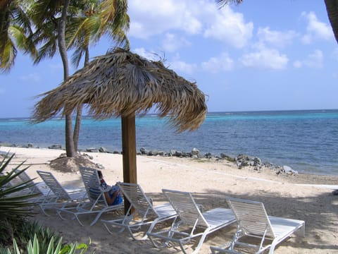 Beach nearby, sun loungers, beach towels