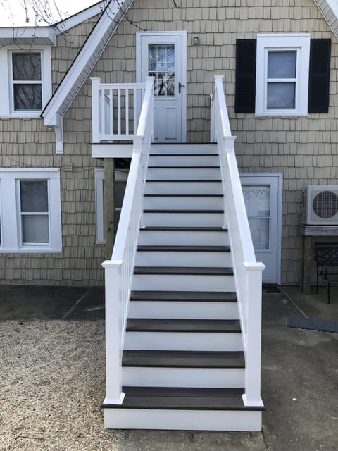 New stairs leading up to the door.