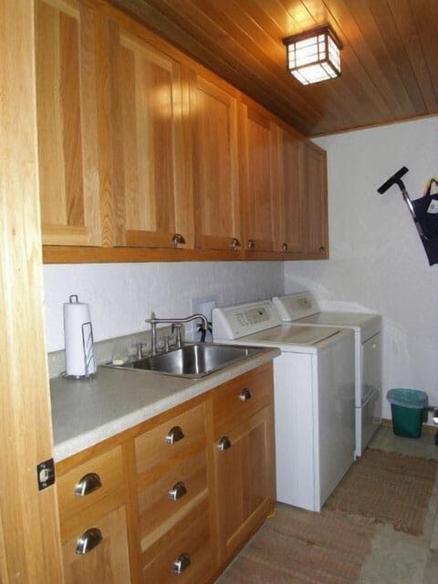 Large washer and dryer in dedicated laundry room. Detergent provided.