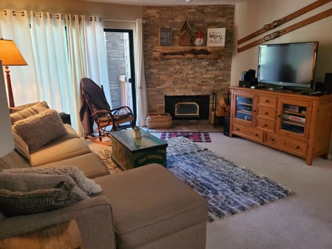 TV, fireplace, DVD player, table tennis
