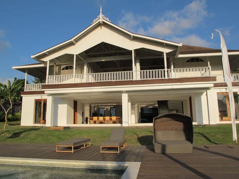Luxury 6+2 bedroom private villa Canggu
