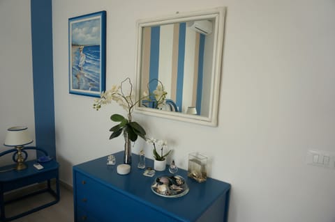 Bedroom 2 : detail