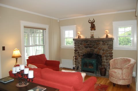 Living area | Smart TV, fireplace, foosball, table tennis