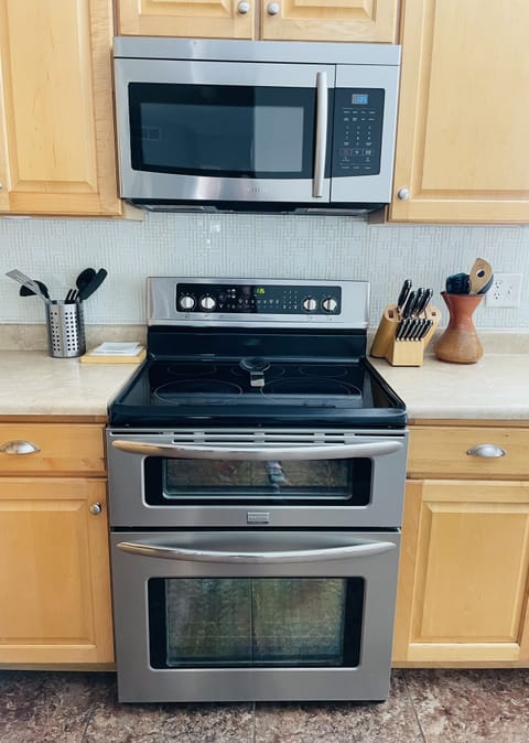 Updated: Double Oven Stove Now!