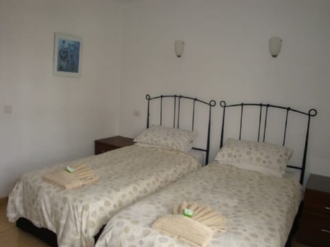 2 bedrooms, in-room safe, iron/ironing board, free WiFi