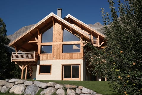 Sunshine on the Kermocco chalet.