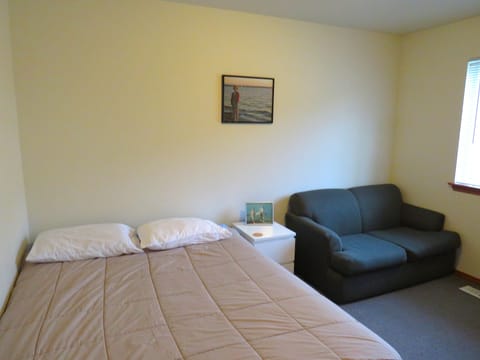 2 bedrooms, iron/ironing board, travel crib, free WiFi