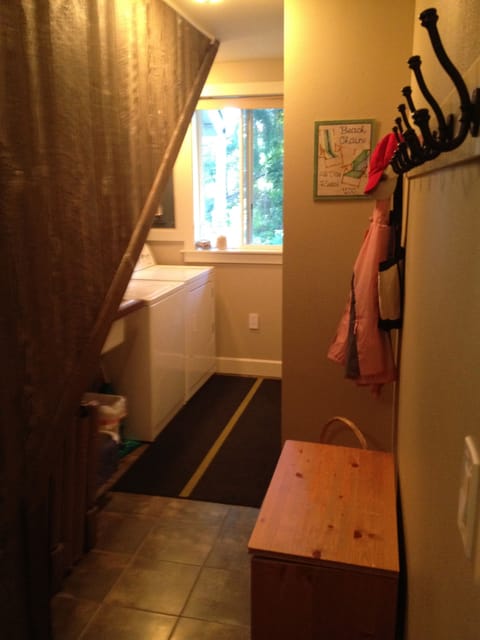 Mud& Laundry Room