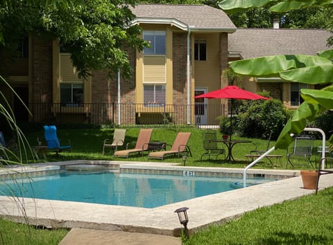 The front of the condo, step out the front door and you are at the pool