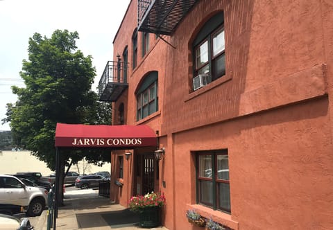 Jarvis condos downtown Durango location