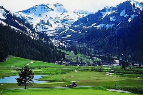 Beautiful hiking all around!