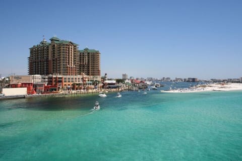 3BR/3BA at Emerald Grande in Destin, FL - 1566 sqft Resort in Okaloosa Island