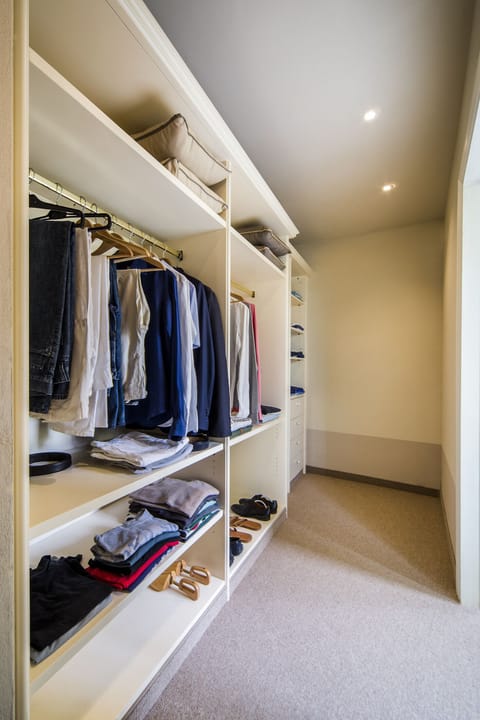 Walk-in closet en-suite to Master Bedroom