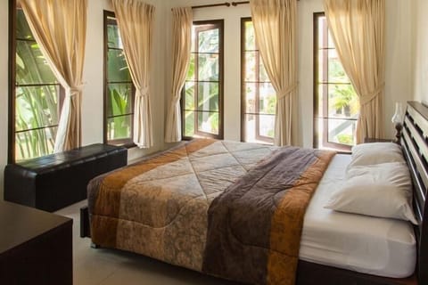 Rom Yen Guest House -bedroom north side